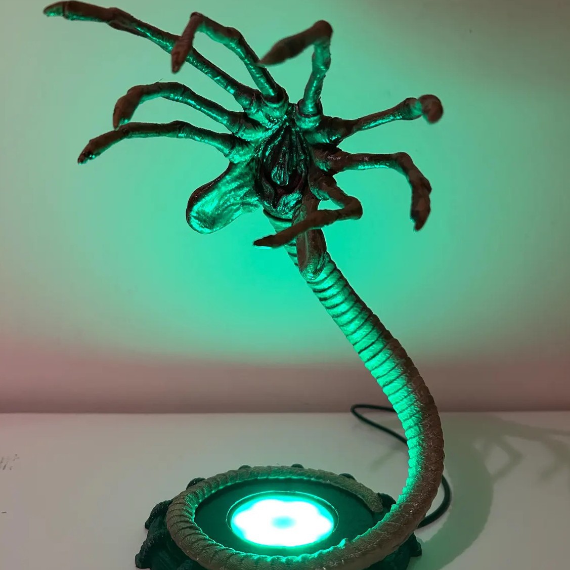 Alien Facehugger Lamp Nightlig - đánh giá và giá Home Decor Inspo