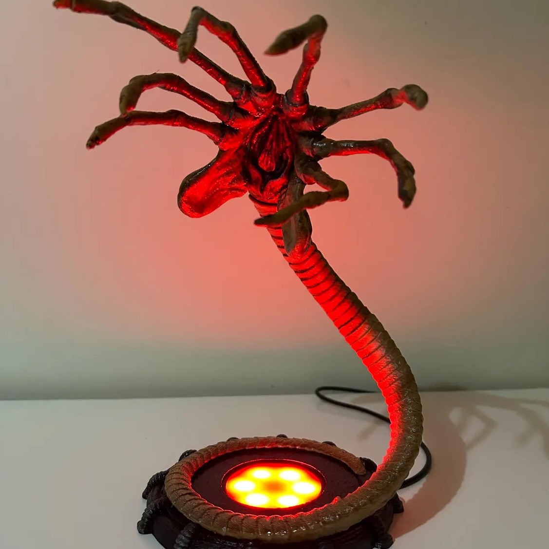 Alien Facehugger Lamp Nightlig - đánh giá và giá Home Decor Inspo